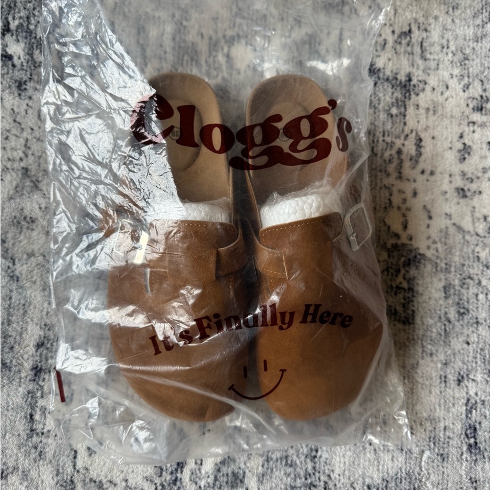 Clog-style Leather Slip-On Cloggs in Brown